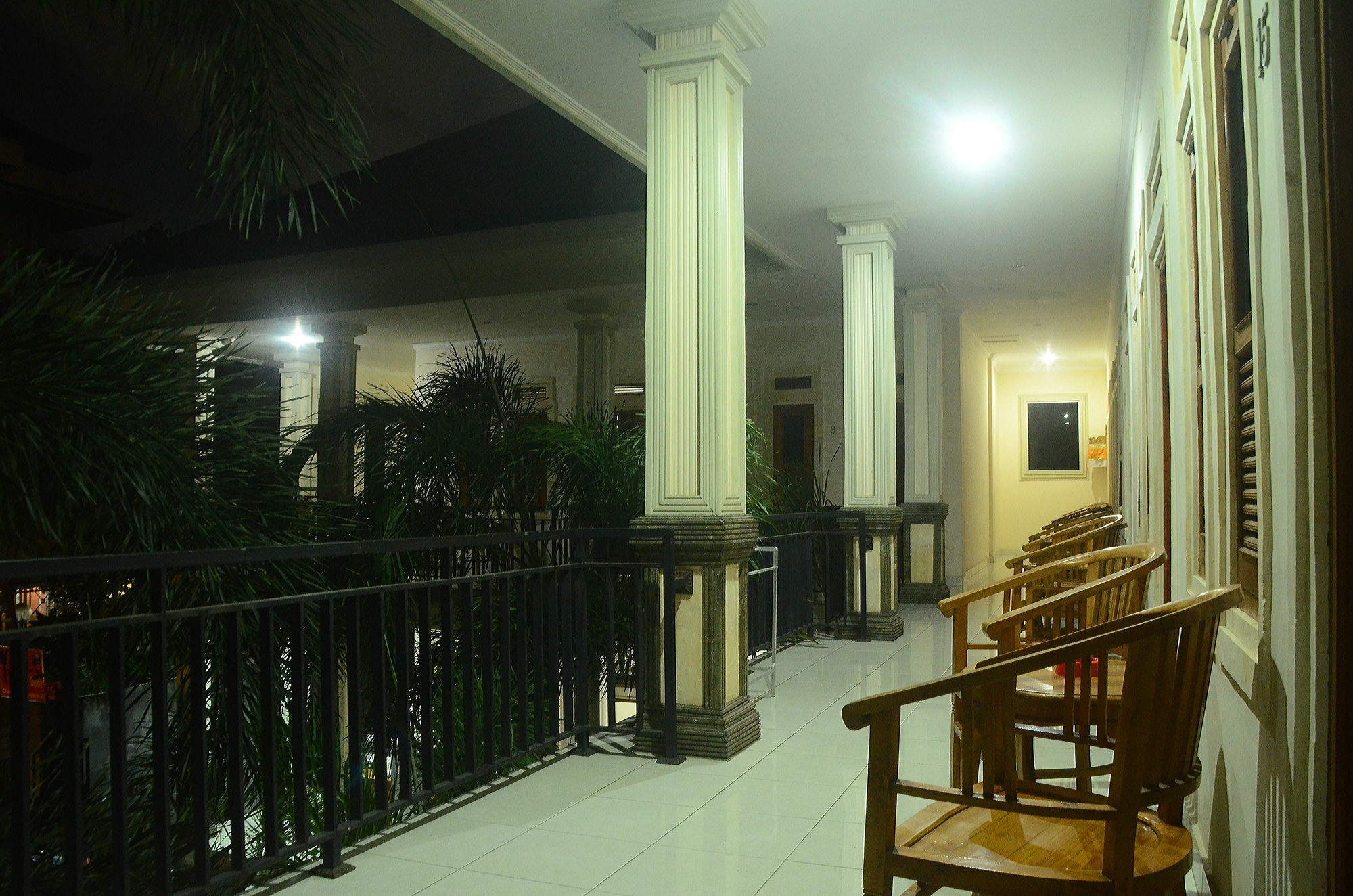 Budget Door Legian Inn Kuta  Ngoại thất bức ảnh